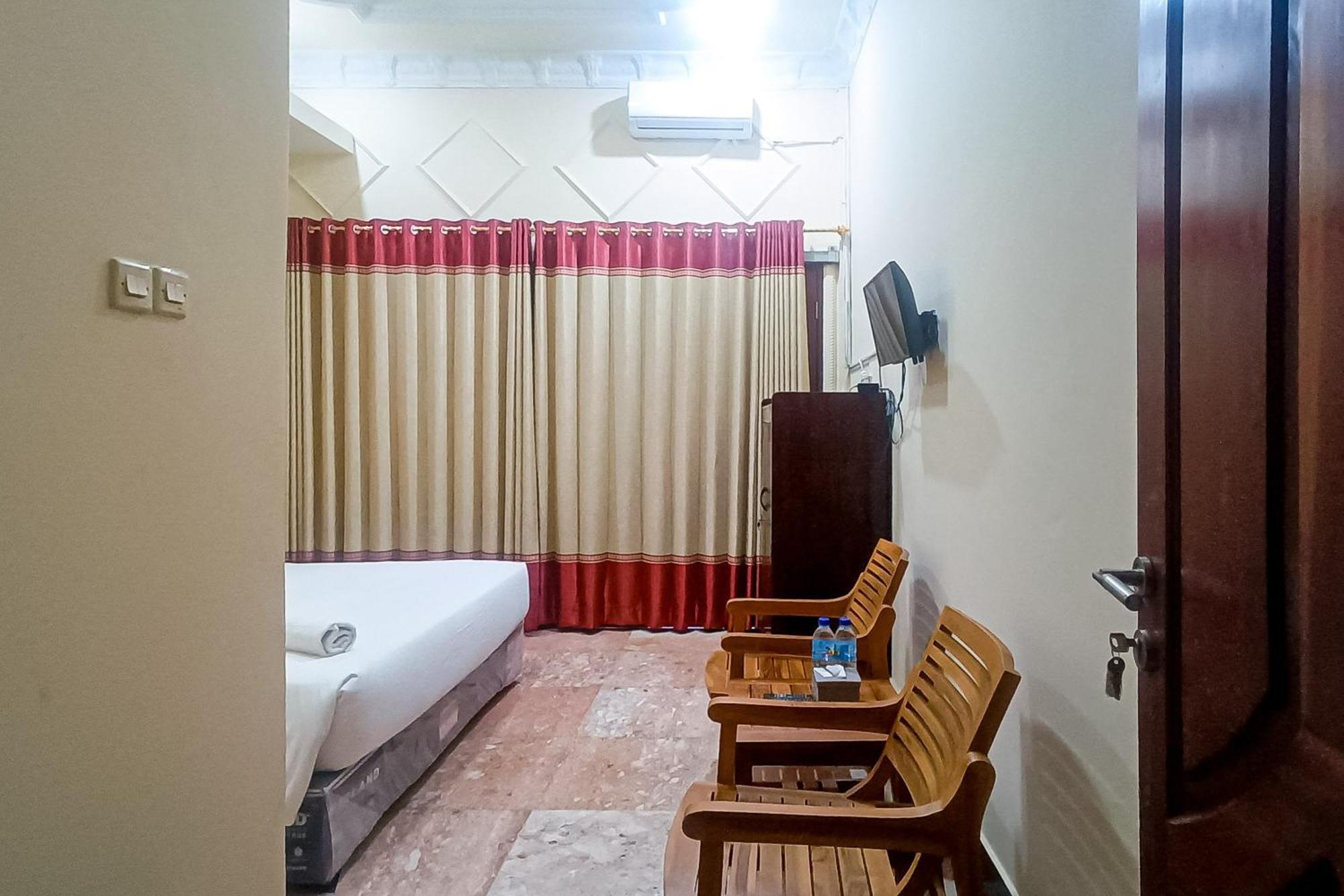 Reddoorz At Senaz Guesthouse Mataram Exterior photo