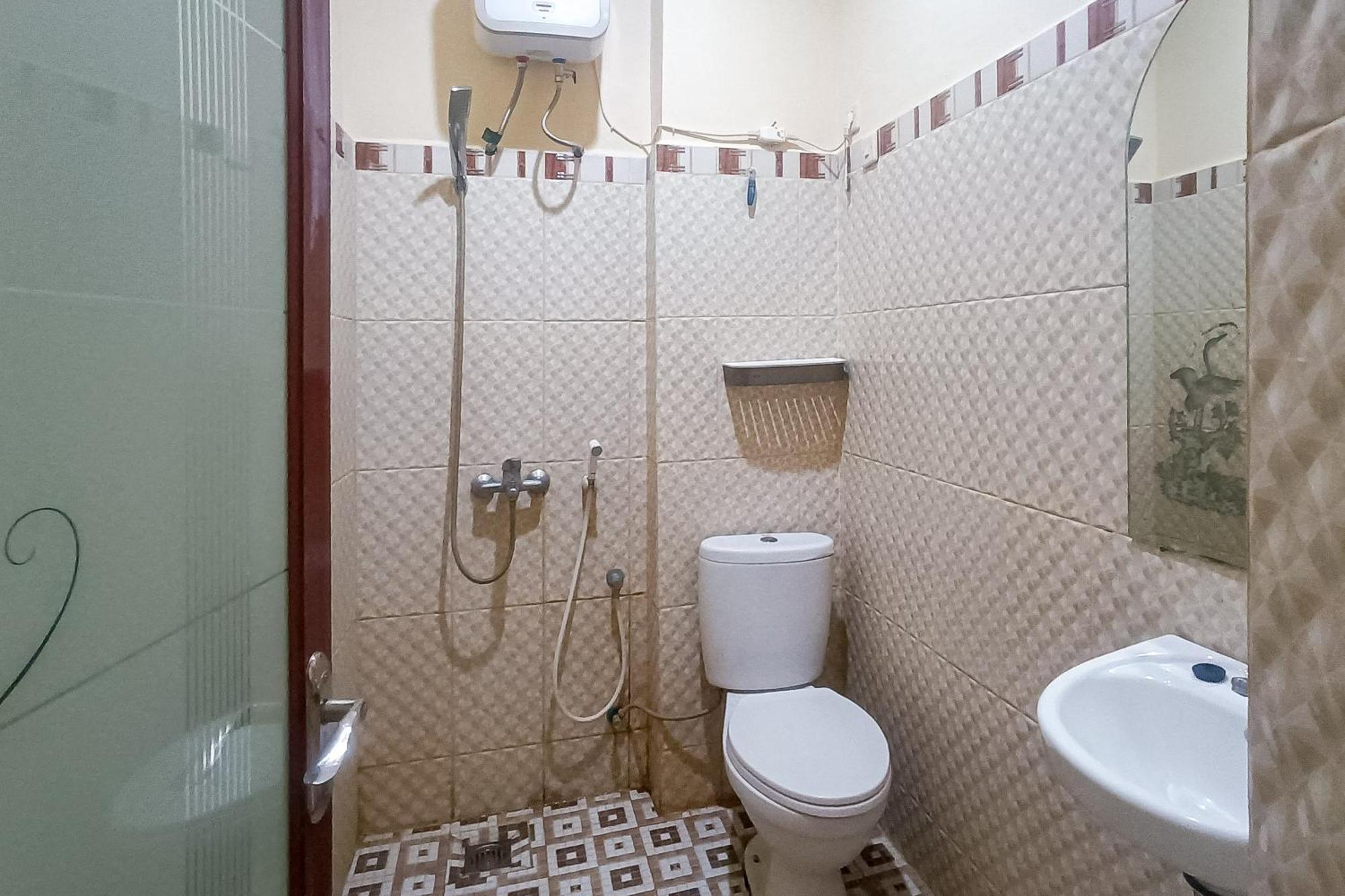 Reddoorz At Senaz Guesthouse Mataram Exterior photo