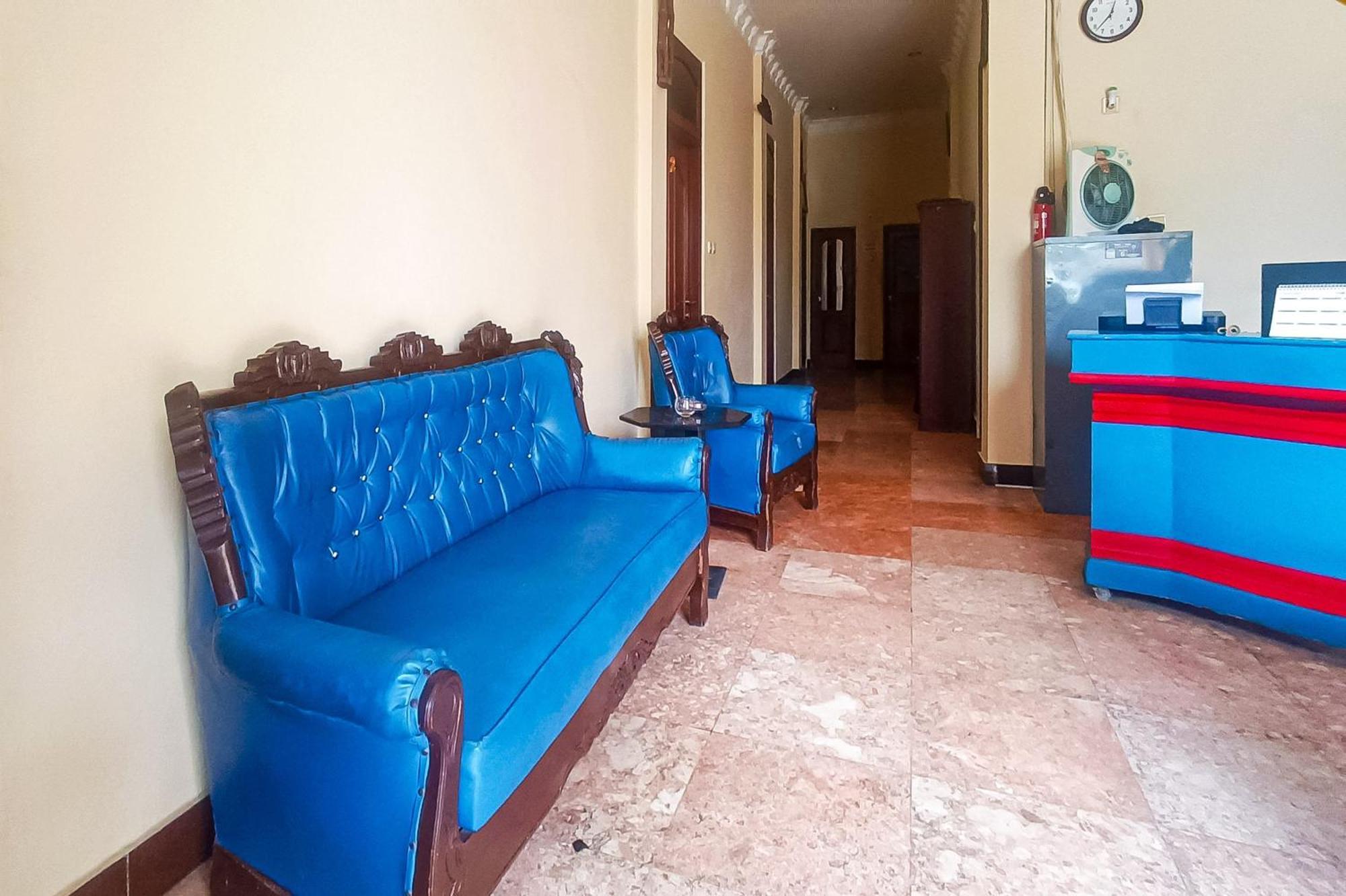 Reddoorz At Senaz Guesthouse Mataram Exterior photo